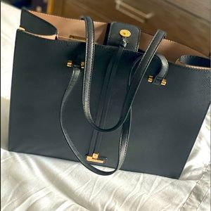 Black tote bag